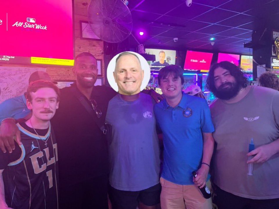 I will be in Halton arena tonight w/ <a href="/Nate0049/">Nate</a>!

P.s. I also am in this picture👀