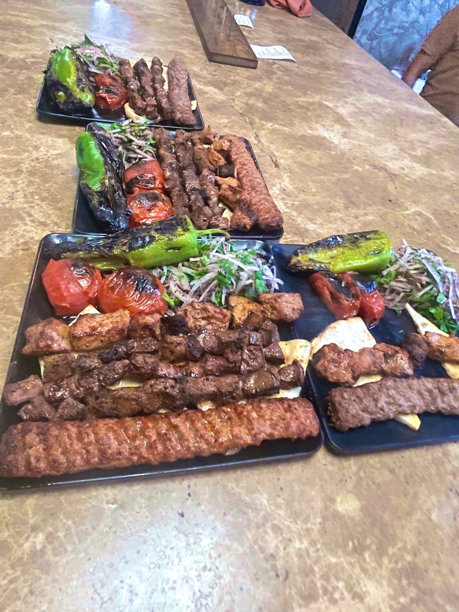 ParaPusula1's tweet image. Türkiye’nin En Ucuz Şehrinde sizce bu porsiyonların fiyatı nedir❓

#Kebap #Kilis #Ucuz #Şehir #Et #Lokanta #Restoran