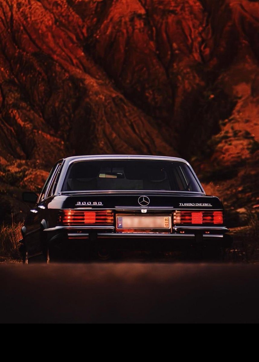 كن وجهه لا نطحته تشعشع صبح عيد

وان قفيته كأنه السيل لا سال وحدر