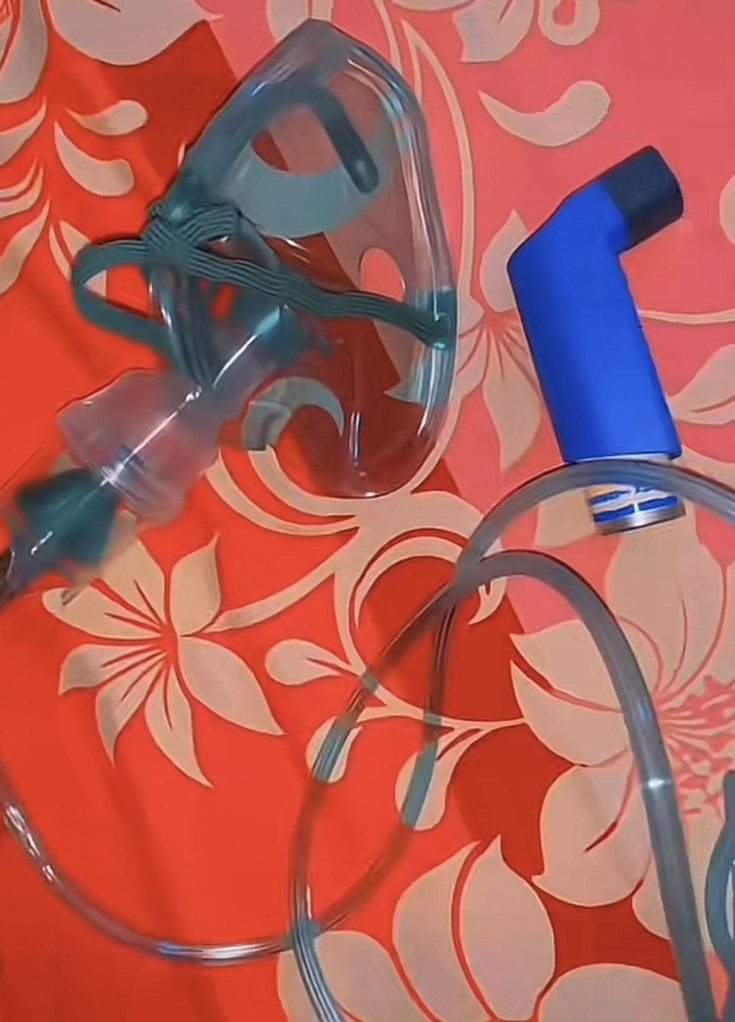 Shereen_Sh9's tweet photo. He's dying 😭
Because of this broken piece, my little boy woke up struggling to breathe – he was choking and almost died.His condition deteriorated rapidly,and he's now in the hospital and needs an inhaler
Please donate and help my child with your kindness
https://t.co/XXmannJShU https://t.co/OaLlztLv0e
