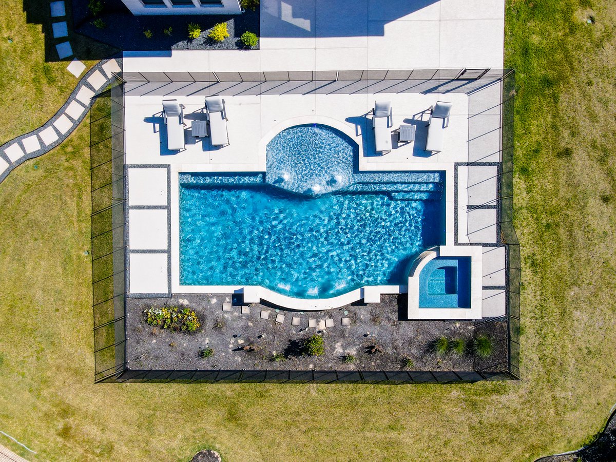 PlatinumPools's tweet image. Family time just got an upgrade with our family-friendly pool designs. Safety features like alarms and pool fences ensure your little ones are always protected.

#FamilyPool #SafetyFirst