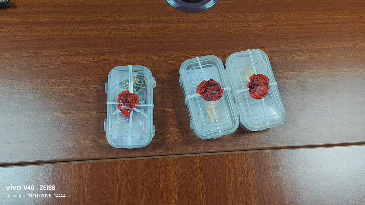 SP_RATLAM_MP's tweet image. 👉थाना स्टेशन रोड रतलाम पुलिस ने शुभविहार कॉलोनी में घटित  18 लाख की चोरी का किया खुलासा, फरियादी का पुत्र ही निकला आरोपी
👉 सोने की दो चैने व 78 ग्राम सोने की डल्लियां(कीमती  ₹18 लाख) बरामद
@CMMadhyaPradesh
@mohdept
@DGP_MP @MPPoliceDeptt @IgpUjjain @DIG_RATLAM_MP @projsratlam