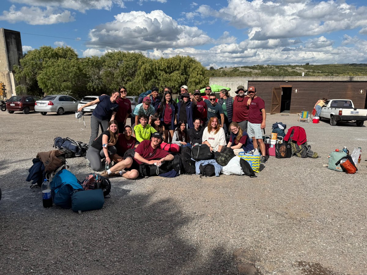 EducacionUcu's tweet photo. Experiencias formativas que enriquecen los aprendizajes de docentes y estudiantes.

Estudiantes de la Licenciatura en Recreación Educativa junto con @PerezPollero participan de un campamento donde reflexionan sobre cómo las actividades de aventura potencian el aprendizaje. https://t.co/wfd5uS4r10