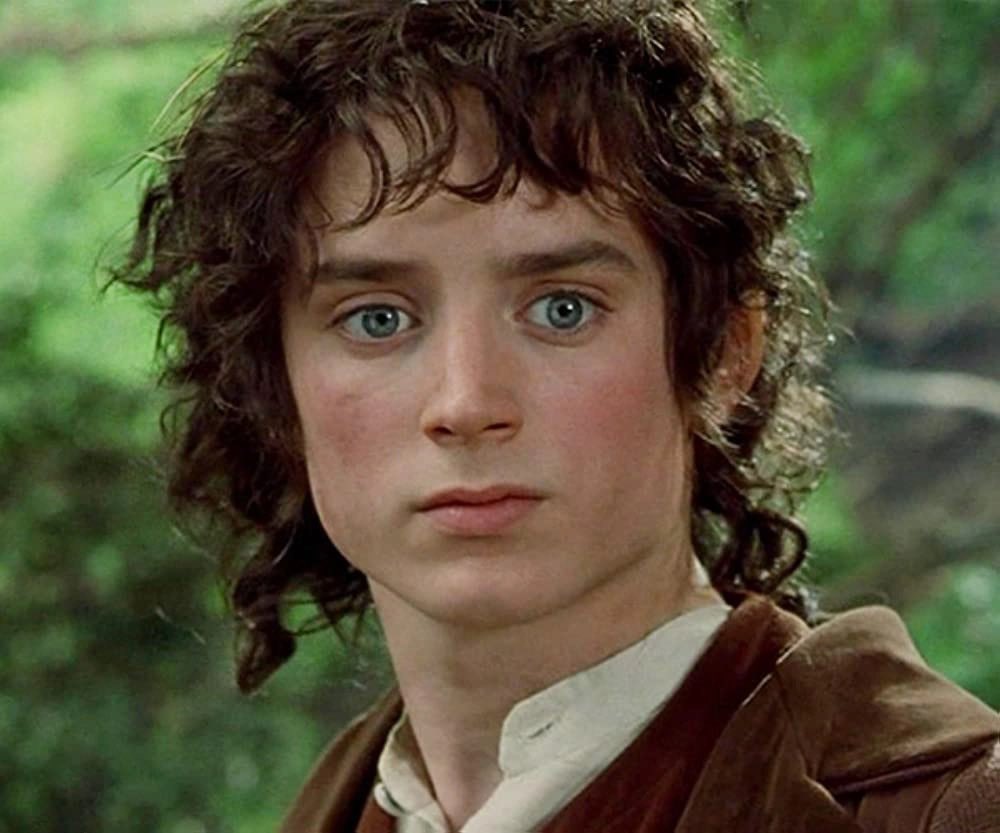 HighElfLessien's tweet image. Post two characters you love and tag six friends to do the same🙂

I’m actually posting 3! Frodo from the books, Aragorn from the movies and Celebrimbor from RoP 

@myelessar @hermoonself @vaIandil @jessicannatar @Not_Sauron_ @kait2020