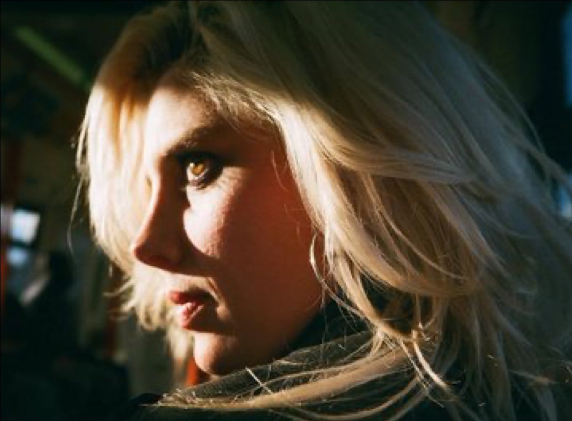 I just want to look like Ellie Rowsell