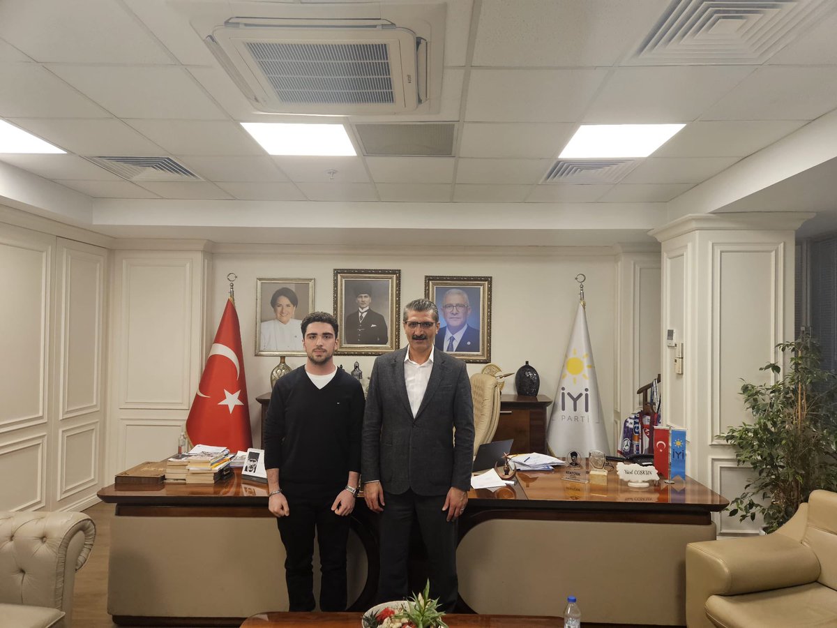 İl Başkanımız Sayın Yücel Coşkun’u makamında ziyaret ettim. Hafta sonu gerçekleştirilecek olan il kongremiz için kendisine başarılar dilerim. <a href="/Yucel_Coskun/">Yücel Coşkun</a> <a href="/iyiparti_34/">İYİ Parti İstanbul</a> <a href="/_iyigenclik34/">İYİ Gençlik İstanbul</a>