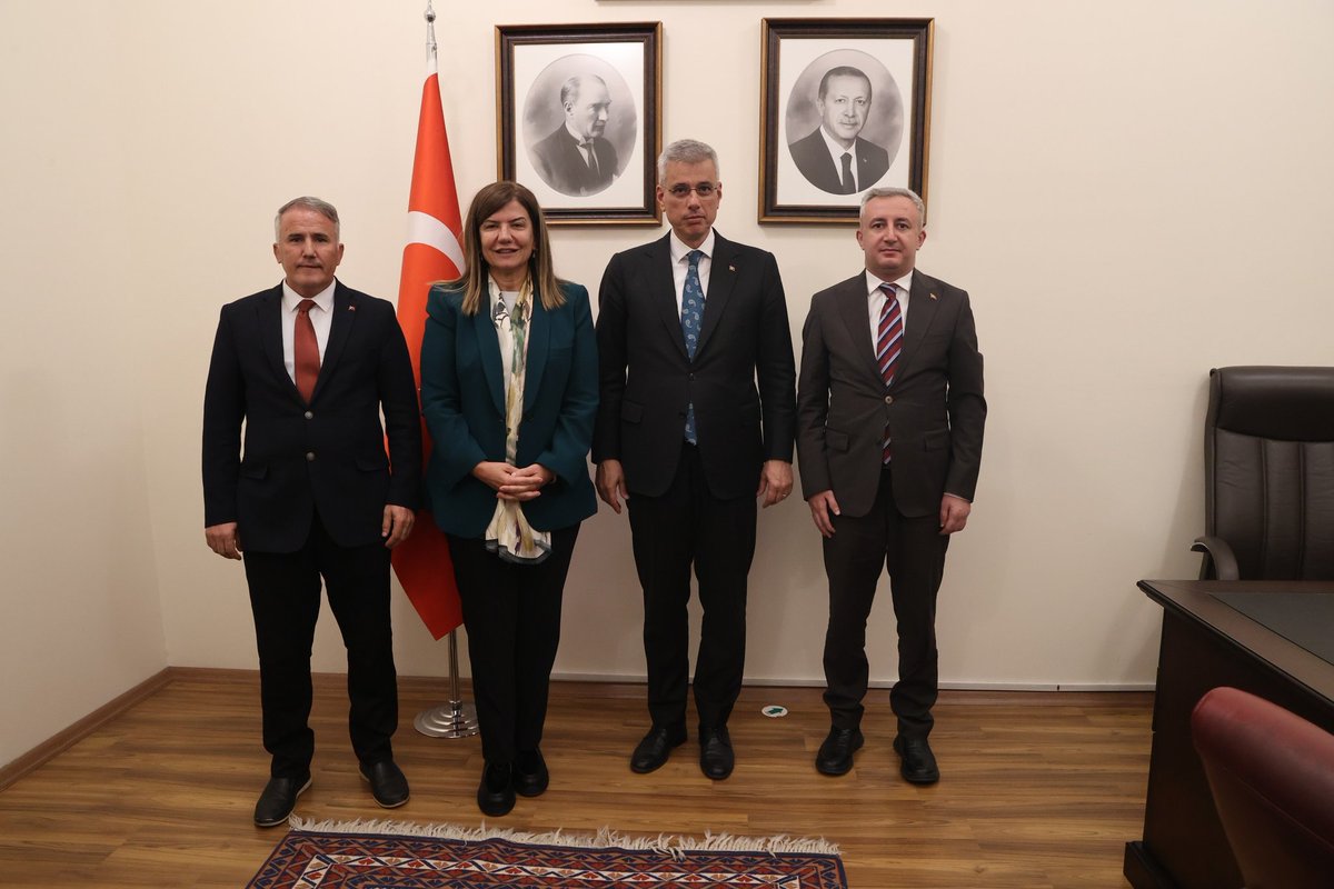 İlçemizin talepleri ile yakından ilgilenen Sn. Vekilimiz <a href="/Kepoluasuna/">Suna KEPOLU ATAMAN</a> teşekkür eder     ve Sağlık  Bakanımız Sn. <a href="/drmemisoglu/">Prof. Dr. Kemal Memişoğlu</a> na şükranlarımı arz ederim.