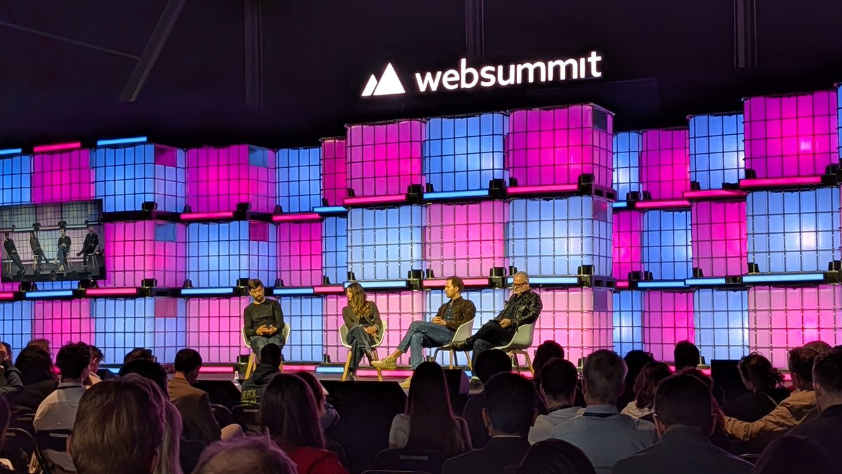 KeithPowers's tweet image. Nice treat to get to see @StephanMorais and @zachcoelius sessions at @WebSummit today. Well done!