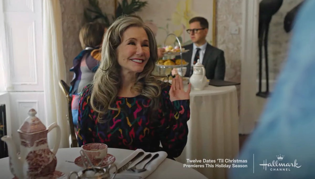Reminder: Twelve Dates Till Christmas airs on Dec 5, 12 &amp; 19! We'll get two new episodes each Friday 😃

The Hallmark holiday rom-com series stars #MaeWhitman, #JulianMorris, #JaneSeymour and #MaryMcDonnell 🎁

Trailer: youtube.com/watch?v=4kBlXa…