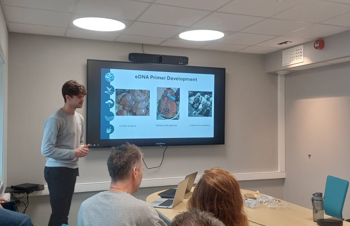 LIFE WADER tweet media