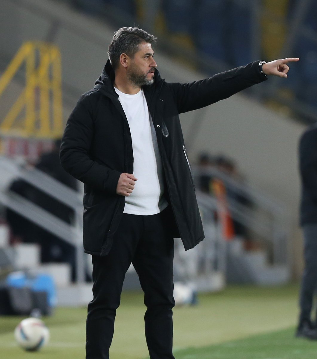 Geldiği ilk günden itibaren camianın saygısını ve sevgisini kazanan teknik direktörümüz Recep Karatepe, bu takıma yeniden ruh kazandırmıştır.

Bırakalım primi, maaşı, ev kirası bile ödenmeyen futbolcularla sahaya çıkıp 2 puan ortalaması yakalamak çok önemli bir başarıdır.