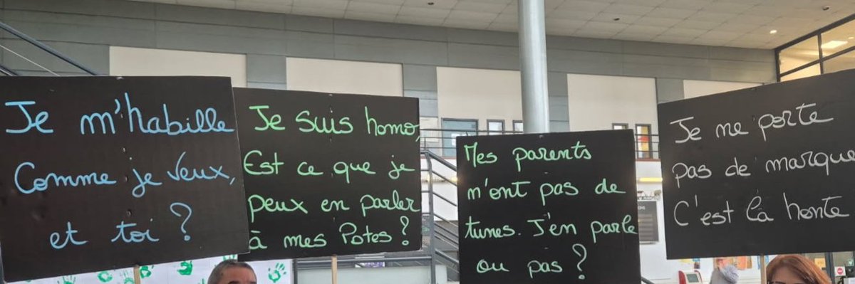 #NAH Journée de lutte contre le harcèlement au lycée la Mare Carrée de Moissy-Cramayel. 
👉Distribution de bracelets 🟢 et stylos 3018
👉Sensibilisation par les CPE
👉Interventions de l'ADSEA et du SIJ de Lieusaint
👉Tableau d'empreintes de mains "vertes" faites par les élèves