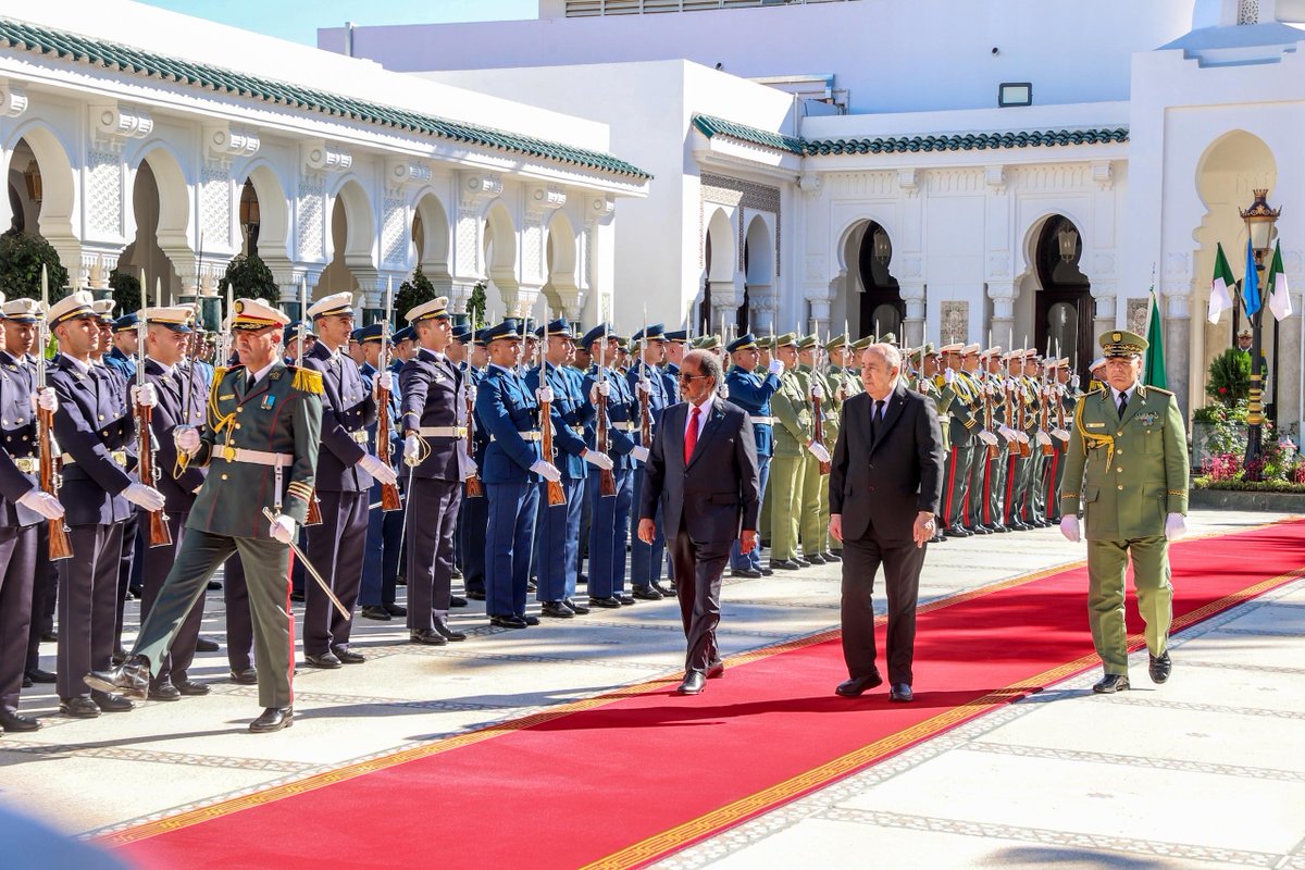 TheVillaSomalia's tweet photo. H.E. President Hassan Sheikh Mohamud was formally welcomed by his counterpart, H.E. President Abdelmadjid Tebboune of Algeria, at Al-Muradiya Palace in Algiers.

Upon arrival, the President was accorded a formal reception where he inspected a guard of honour and witnessed the national anthems of both countries.

Later, the two leaders led their respective delegations in bilateral discussions on strengthening cooperation in the areas of security, economy, education, health, culture, and diplomacy.