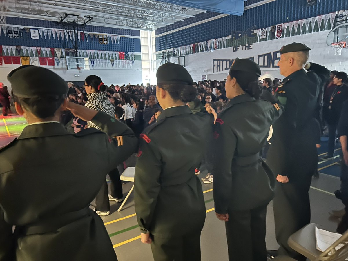 Our Lady of Fatima tweet media