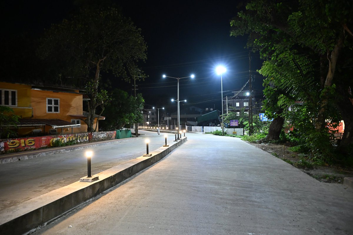 drm_tvc's tweet image. Guruvayur Railway Station getting a modern makeover with traditional touch!  Modern and convenient station building, wider parking, new foot-over bridges – a perfect blend of tradition and progress for the temple town! #StationRedevelopment #IndianRailways #RailInfra4Kerala…