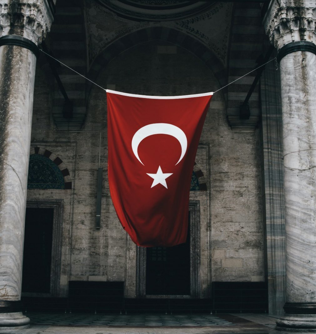 Azerbaycan’dan ülkemize dönüş yolunda Gürcistan’da düşen Millî Savunma Bakanlığımıza ait askerî kargo uçağında şehit olan kahraman şehitlerimize Allah’tan rahmet, kederli ailelerine ve yakınlarına sabır diliyorum.

Milletimizin Başı Sağ Olsun. 🇹🇷