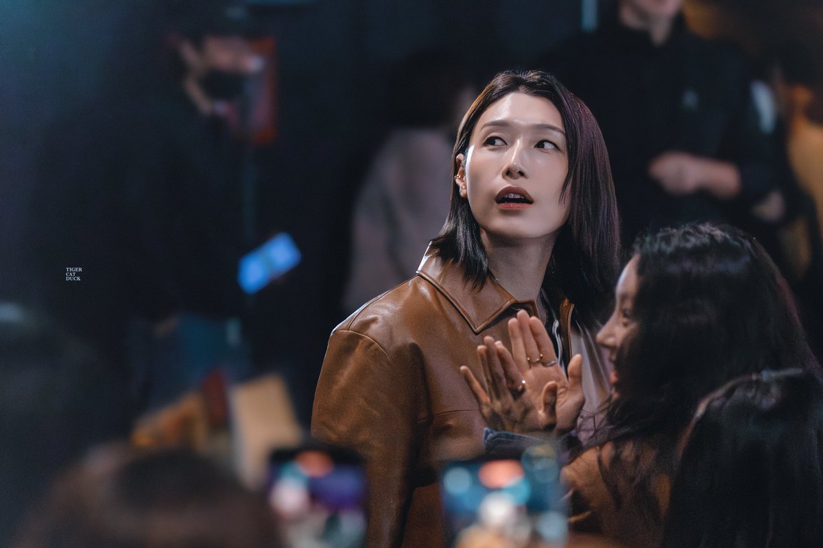 tigercatduck's tweet image. 251111 하얀 차를 탄 여자 GV #김연경
영화배우 김연경 (필모 있음)