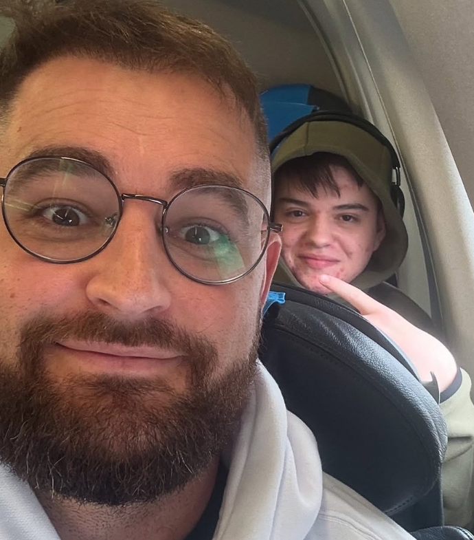 Ozzny_CS2's tweet image. &quot;Danil is living the dream, ngl bro... 1st year, 3 tittles. 

You&apos;re living the dream, stay humble and help us win more. I&apos;m retiring soon, so I need more... after I leave you can go crazy, but before I leave stay humble&quot;

FalleN to molodoy after FURIA won IEM Chengdu 🇧🇷‼️