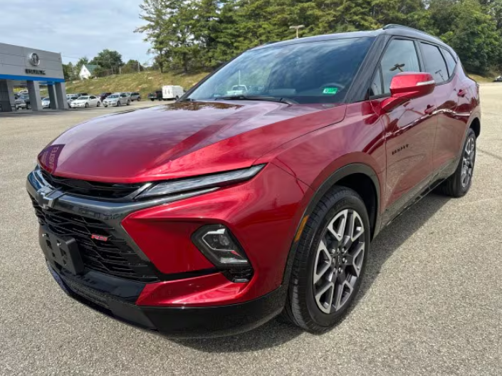 HarveysGM's tweet image. Test-drive this sporty 2025 Chevrolet #Blazer RS at Harvey's GM! This premium Chevy Blazer features Radiant Red exterior paint, 4WD, leather interior, and adaptive cruise control. bit.ly/3LpXOm1