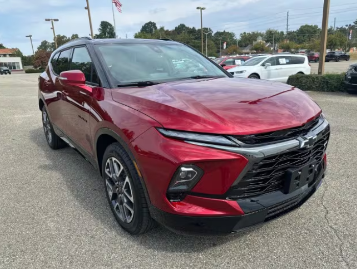 HarveysGM's tweet image. Test-drive this sporty 2025 Chevrolet #Blazer RS at Harvey's GM! This premium Chevy Blazer features Radiant Red exterior paint, 4WD, leather interior, and adaptive cruise control. bit.ly/3LpXOm1