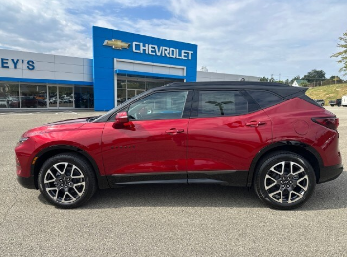 HarveysGM's tweet image. Test-drive this sporty 2025 Chevrolet #Blazer RS at Harvey's GM! This premium Chevy Blazer features Radiant Red exterior paint, 4WD, leather interior, and adaptive cruise control. bit.ly/3LpXOm1