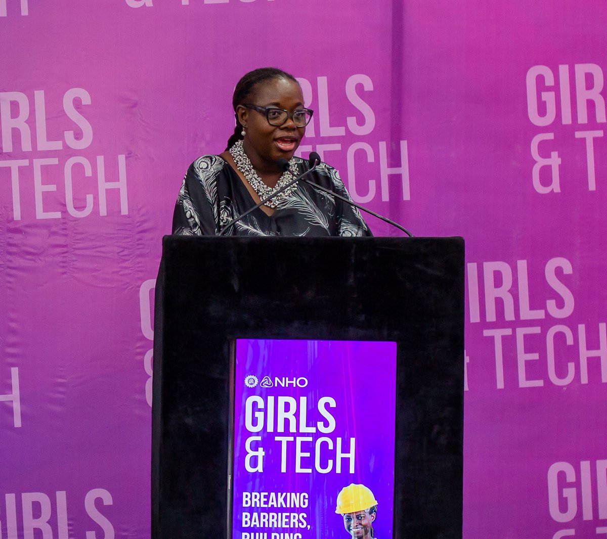 UnivofGh's tweet image. Last week, VC Prof. @aba_amfo joined stakeholders, including the Norwegian Ambassador H.E. John Mikal Kvistad, to launch the GEA–NHO Girls &amp;amp; Technology Programme, which aims to empower girls in STEM.

📸: Christian Kabu Kudiabor

#UGCommunity #GirlsInTech #STEMEducation