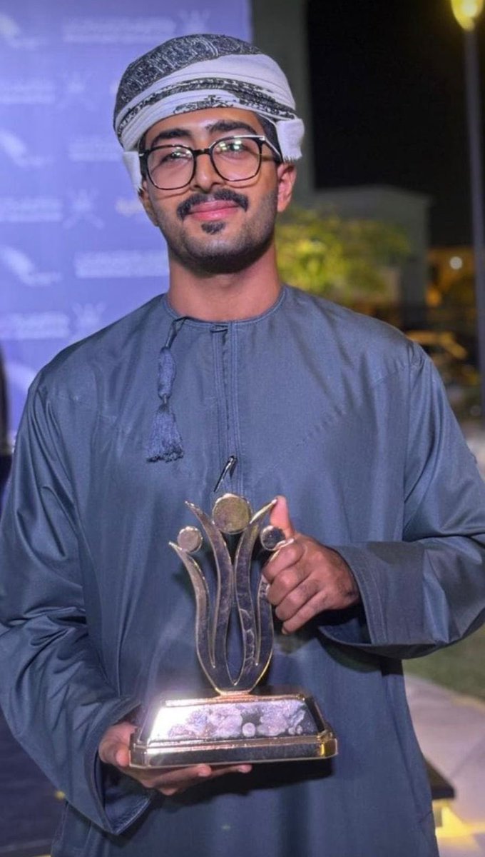 نبارك للشاعر محمد بن عبدالله الفارسي  ممثل نادي فنجاء تتويجه بالمركز الأول في ختام مسابقة إبداعات  ثقافية في مسابقة الشعر الفصيح.