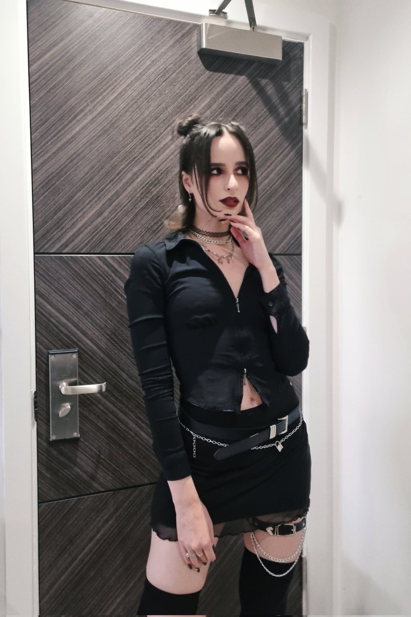 Guess I'm a rave girlie now 🤷🏻‍♀️