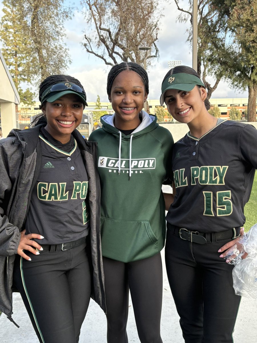 Happy Birthday to my best friend/sister <a href="/AniylaByrd/">Aniyla Byrd</a> I love you so much and thank you for showing me what hard work looks like! You are the 🐐🐐🖤