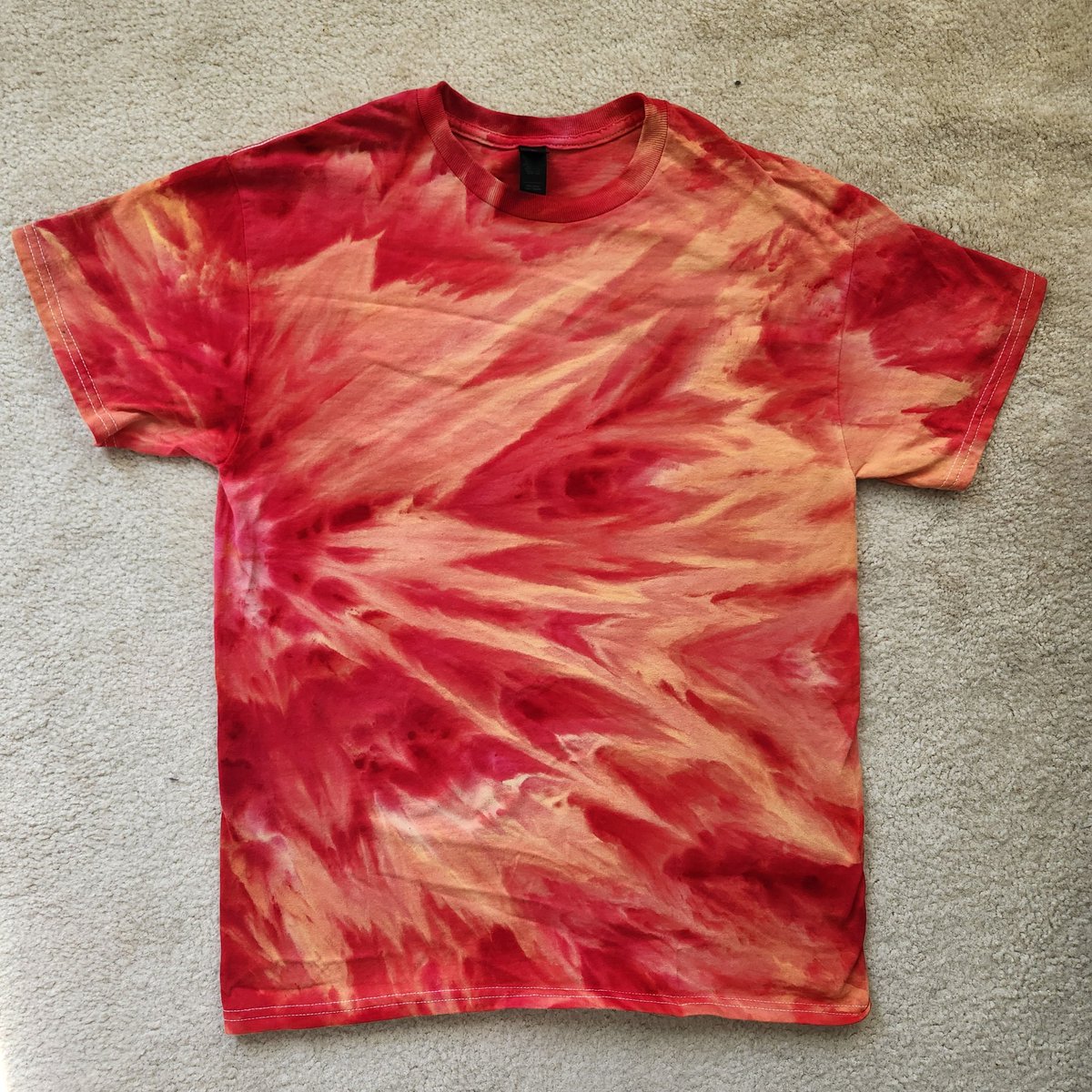 _milh0use's tweet image. #1 Incline Twist, dye: Tangerine
#2 Gravity Spiral Twist, dyes: Raven Black, Dragons Heart &amp;amp; Mermaids Dream #tiedye #icedye #dharmatrading
