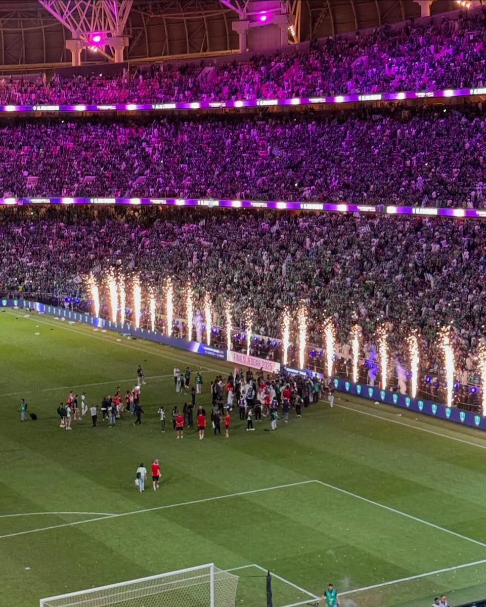 shefoo13_'s tweet image. 3 مايو ي اجمل يوم بحياة كل أهلاوي 😢💚