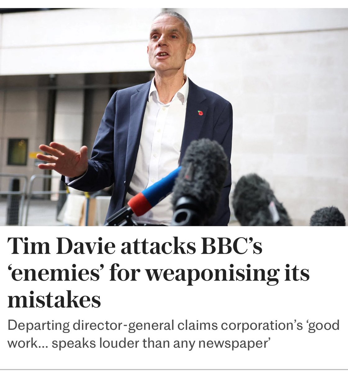 Hvis man ser danske medier, ikke mindst DR og TV 2, i dag, skulle man ikke tro, at BBC-skandalen udvikler sig nærmest time for time. 
Der blev i går fortalt det, der som minimum skulle fortælles. Nu passer vi igen på mægtige BBC. 
Den helt nye tilføjelse til manus er, at det i