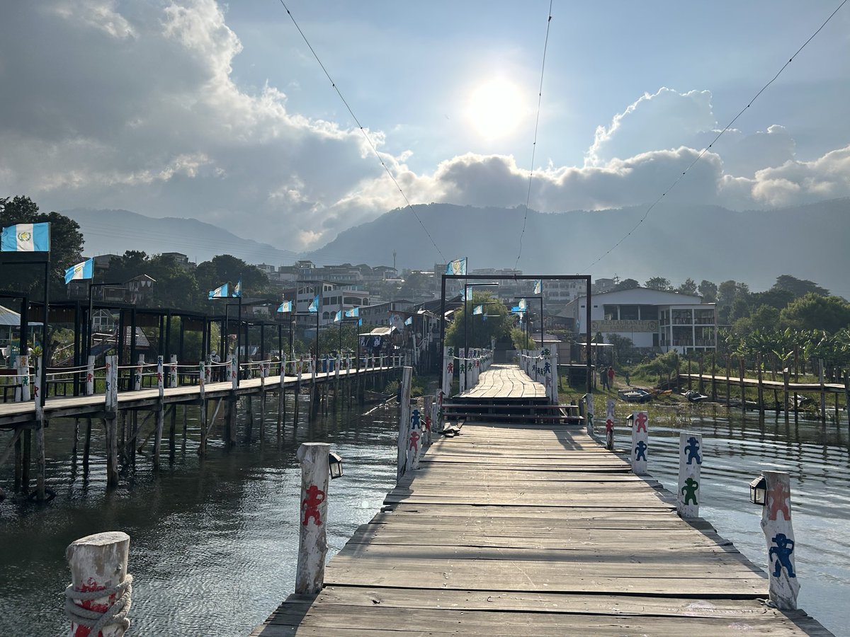 Hi_pon009's tweet photo. グアテマラに来ています！
今いる街は恐らくオランダより物価が高いです。笑 https://t.co/eXo6sJih9O