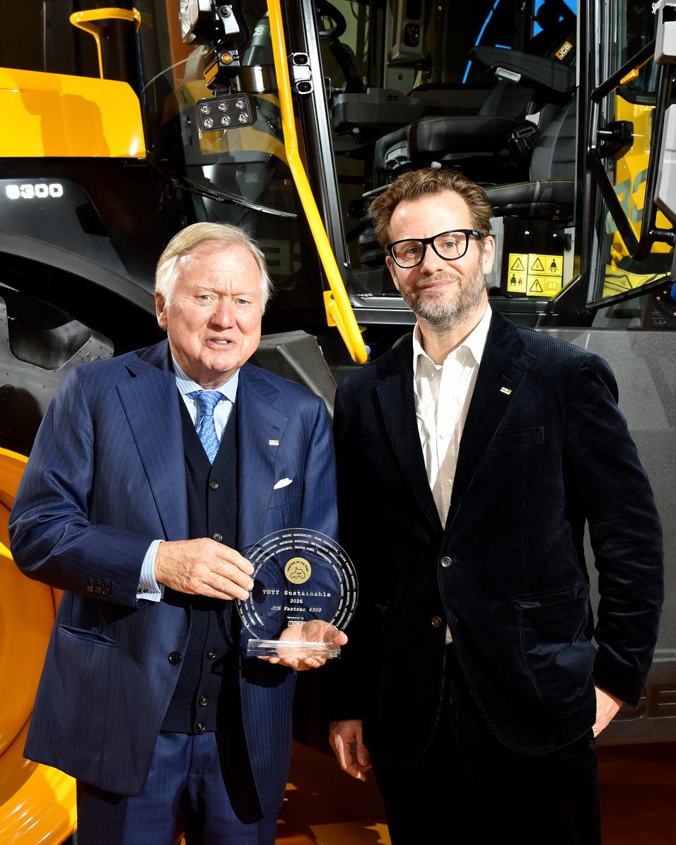 “It really is a masterpiece of engineering that underscores JCB’s passion for innovation,” George Bamford, JCB Deputy Chairman, on the all-new JCB Fastrac 6300 being named Sustainable Tractor of the Year 2026. Discover more: go.jcb.com/ujluw
