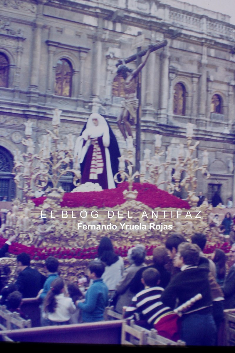 AntifazBlog's tweet image. HISTORIA.
📸1969-1979: Un Stabat Mater que duró una década, el de Los Javieres.
1980: La Virgen de Gracia y Amparo ya procesionó bajo palio. (2 veces: S. Santa + Salida Extraordinaria XXV Aniversario Fundacional)
2016: salió por primera vez acompañada por la imagen de San Juan.
