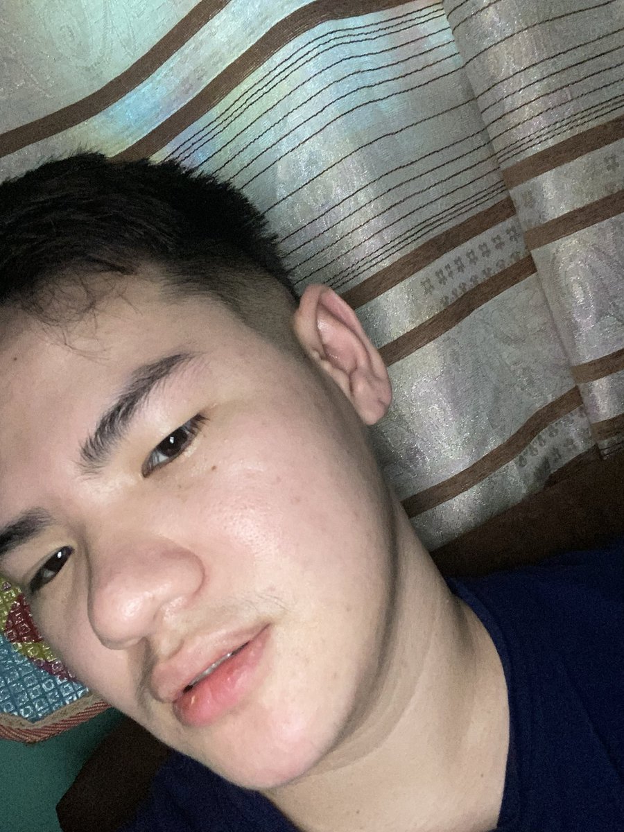 itsme_nathan12's tweet photo. Does a 27 year old man look like this? No filter. 🏳️‍🌈🏳️‍🌈🏳️‍🌈 https://t.co/A6z6pCeCmP