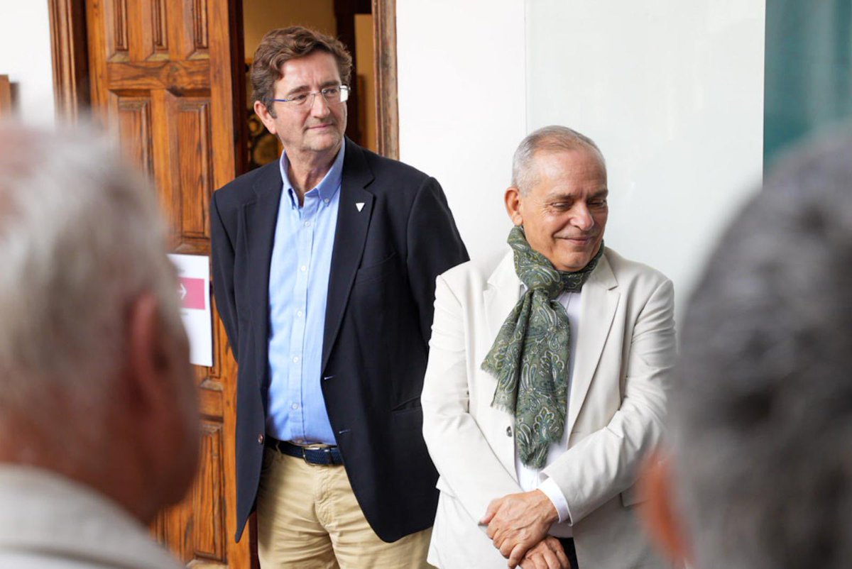 La roseta tinerfeña es arte, historia y corazón.
Hoy la celebramos en la Casa de la Aduana (Puerto de la Cruz).
Lo hago con emoción, porque amo lo que hago y creo en nuestra gente. 🧵💛
#Tenerife #Roseta #CulturaViva <a href="/CabildoTenerife/">Cabildo de Tenerife</a> <a href="/Artesaniatfe/">Artesanía Tenerife</a> Bien de Interés Cultural 🙏🏻