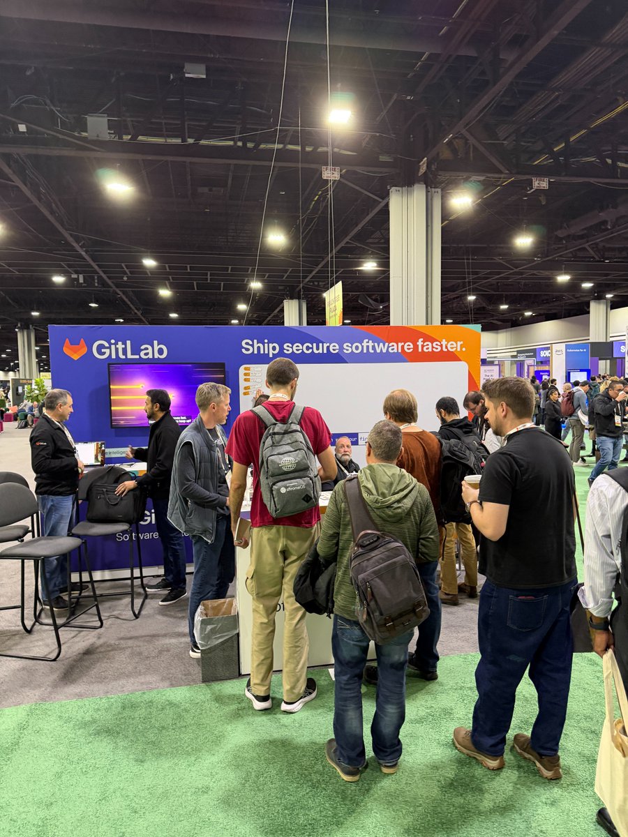 gitlab's tweet image. 🤩 GitLab is on-site at KubeCon NA 2025, booth #120.

At our booth you can win swag by 👇

🧩 Solving a Rubik’s Cube the fastest each day
🌏 Sharing the location of your first commit on our commit sticker wall
⚙️Helping us fix our failing CI/CD pipeline
👟 Competing for a lapel…