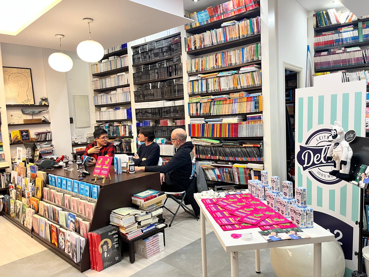 deleitegalego's tweet image. ✨📚 𝑨𝒔 𝒍𝒊𝒃𝒓𝒂𝒓𝒊́𝒂𝒔 𝒔𝒐𝒏 𝒕𝒆𝒓𝒓𝒊𝒕𝒐𝒓𝒊𝒐 #Deleite 📚✨

Este 11 de novembro celebramos o #DíaDasLibrarías. A semana pasada estivemos en moitas de Vigo realizando actividades para as máis pequenas no @hematofesti  ☺️