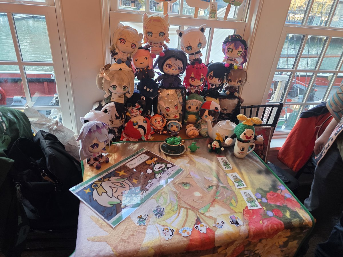 Sock_Wanders's tweet photo. Happy Birthday Cecilia Immergreen! 🎉
#Immergination #CeciliaImmergreen

On Saturday, Otomos and Holofans visited the Boston Tea Party Museum to celebrate your birthday!
There was tea, a harbor, throwing... 
Oh! And bottomless tea time in the tea room! ☕
With karaoke after! Fun! https://t.co/NDpvaq7eBG