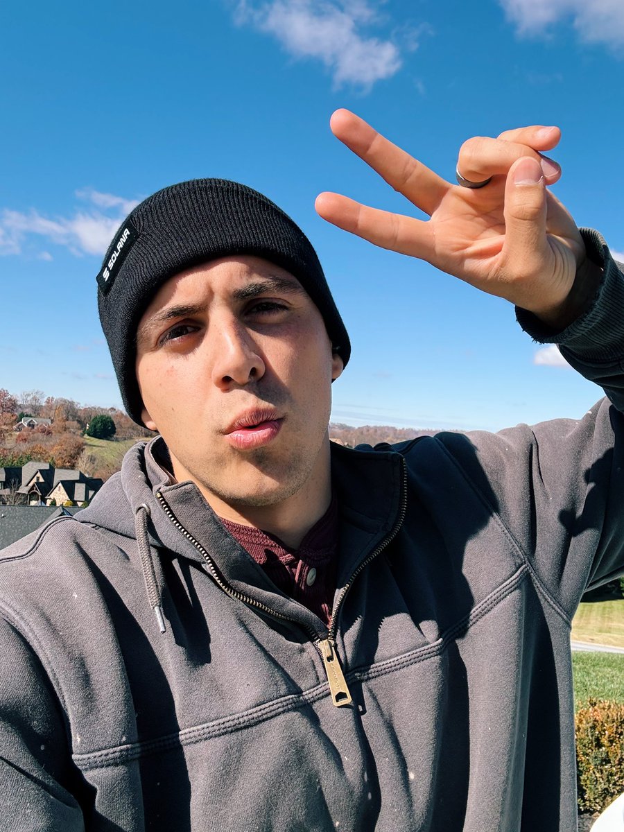 Call me Mattie Ice because it’s 25 degrees today❄️

Finally time to rock my <a href="/GamingOnSolana_/">Solana Gaming</a> beanie that <a href="/Treki33/">Jorge | The Gaming Strategist</a> hooked me up with back at WolvesDen🐺