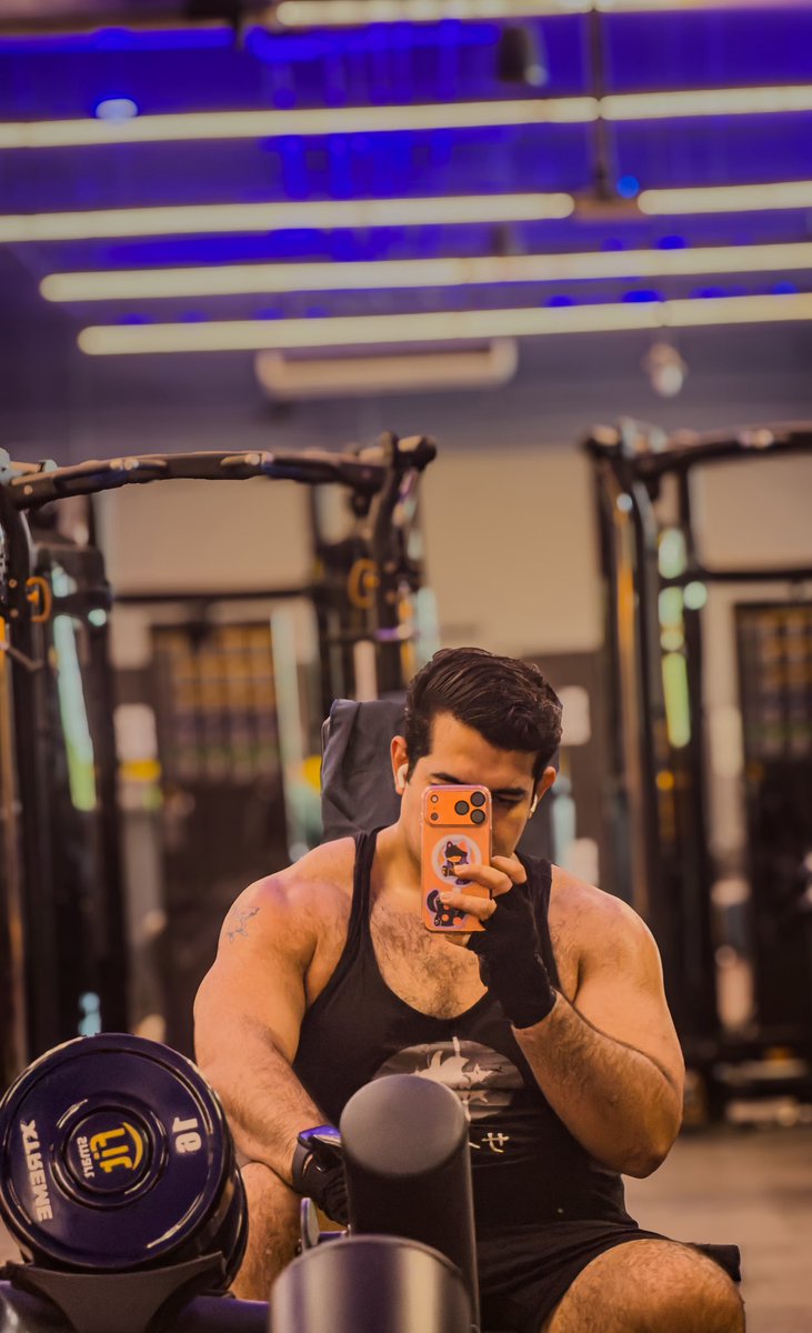 AlexRWells1's tweet photo. 💪🏻🧡 https://t.co/iQPDgpi8bj
