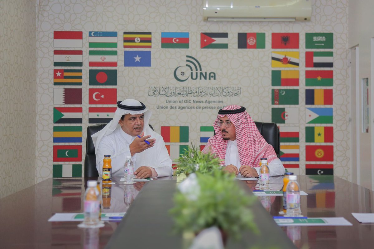 قام سعادة الدكتور هادي بن علي اليامي، المدير التنفيذي #للهيئة_الدائمة_المستقلة_لحقوق_الإنسان، بزيارة مقر اتحاد وكالات أنباء دول منظمة التعاون الإسلامي #يونا، وبحث مع سعادة المدير العام الأستاذ محمد عبدربه اليامي سبل تعزيز التعاون في دعم البرامج والمبادرات الحقوقية والإعلامية