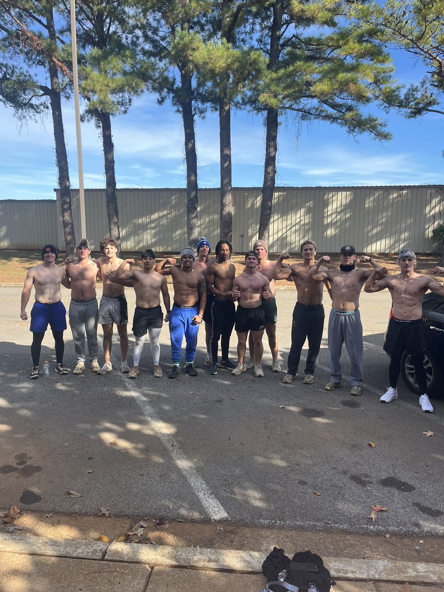 cooper_28_'s tweet image. Thank you to those whose sacrifices will never be repayable. 

A little Murph Challenge on Veterans Day to honor those who stood to protect this country, regardless of whether they agreed or disagreed with what you believe in.

@CalhounBaseball