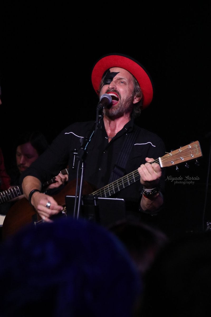 Naya_gm's tweet image. First photos of @RobBenedict  at @ExitInNash 

More to come soon 💙

#RobBenedict #Concert