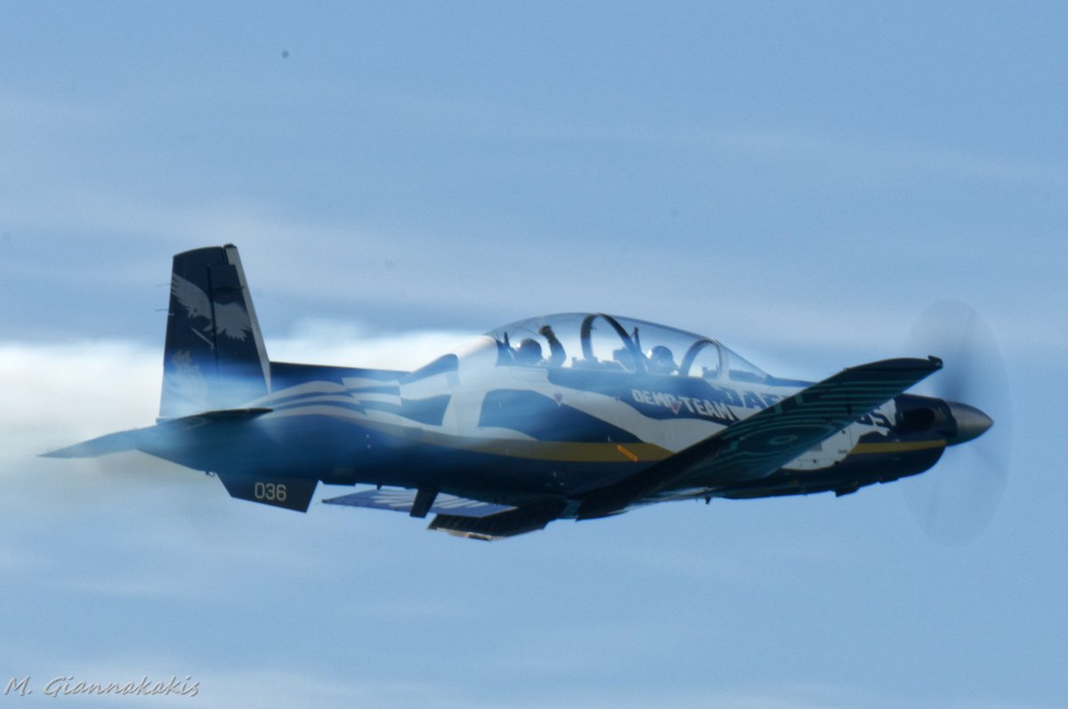 MyronGian's tweet photo. #capabilitiesdemonstration #Faliro @HAFT6DemoTeam #t6 #t6texan #demoteam #demonstration #smoke #closeup #detail #gesture #pilotgesture #pilot #shotoftheday #bestofeweek #militaryaviationphotography #militaryaviation https://t.co/6eO6xztxZe