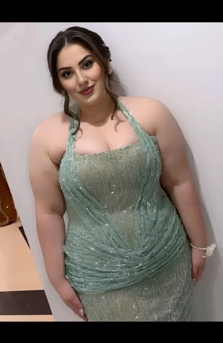 صباحي ينتظرُكْ 
لأخِبركَ فيه بـآننّي إشتقـــتُ إليكي
بِـعددِ أنفآسكَ ألفَ مــــــــرّه ❤💜💋

كم رقم الواتس اب  تبعك 
رد ياعمري  

لرسل رقمك خاص