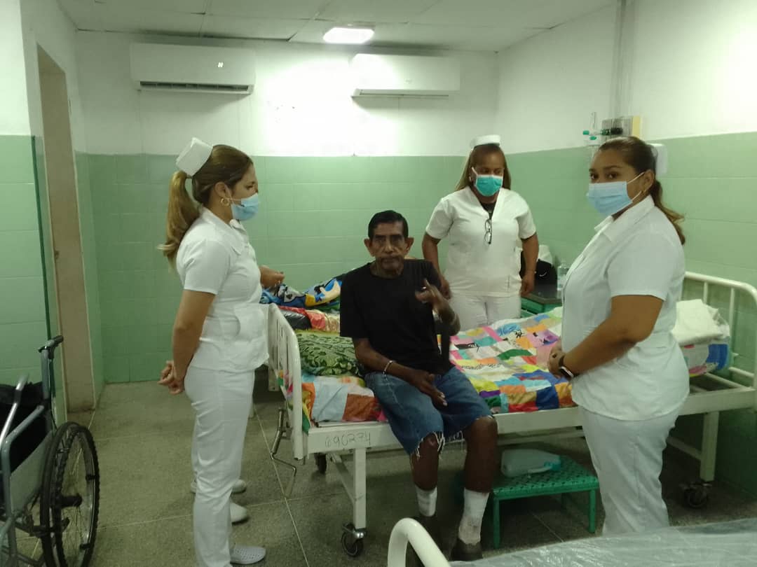 Buenos días
Centro de diagnóstico integral
(CDI) La gran Colombia
Entrega y recibo de turno por enfermería.
#CubaPorLaVida