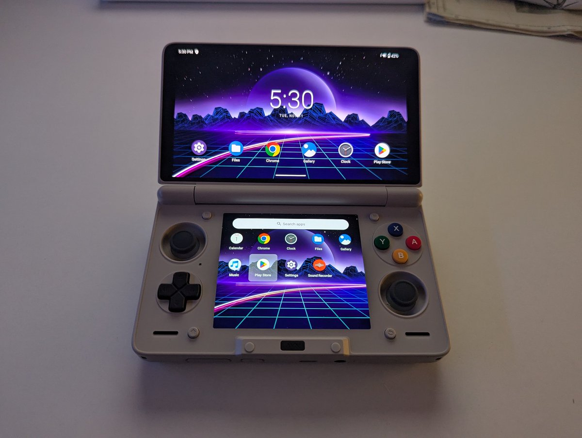 The AYN Thor has arrived and it is beautiful! 😍