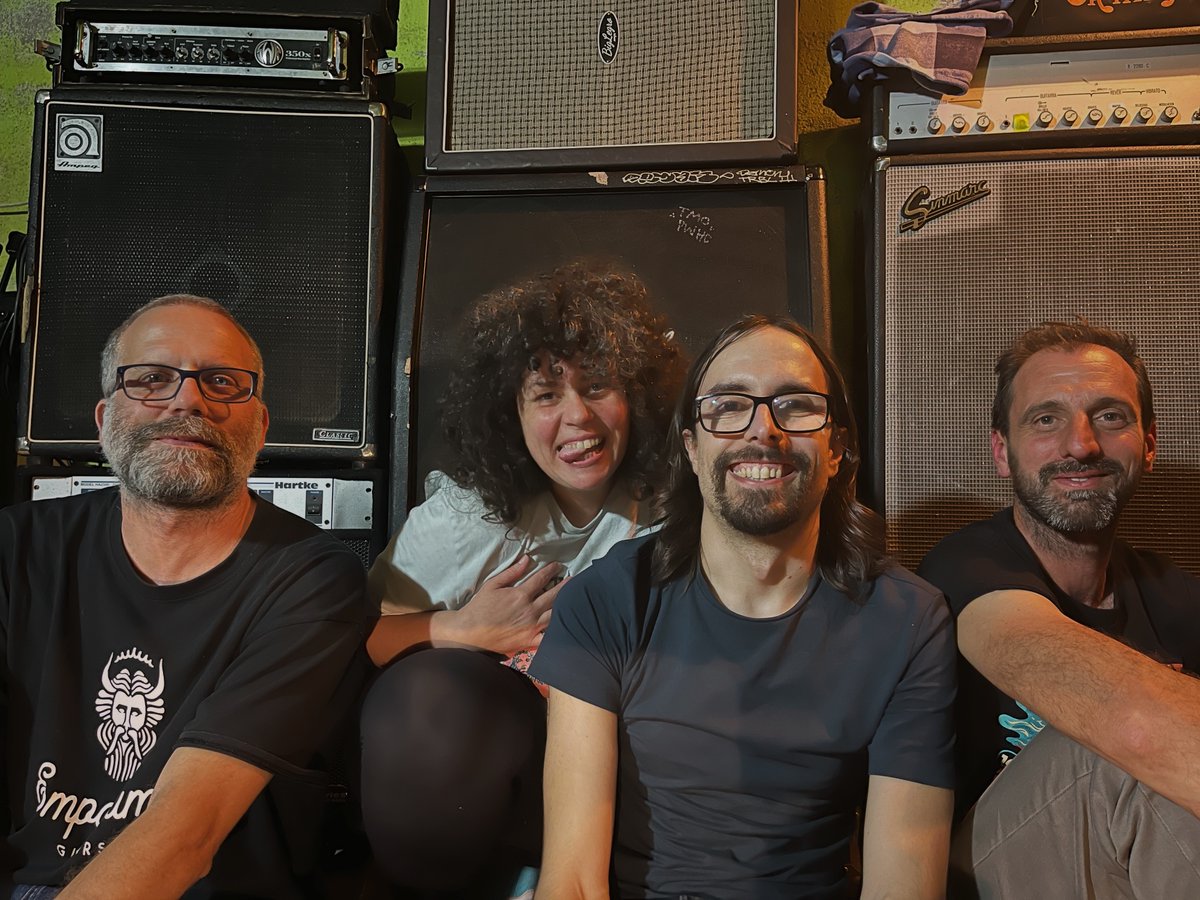 ✨NÖIA 2025✨

En Carlus, que molts el coneixeu per tocar la guitarra a <a href="/bullittrules/">Bullitt</a> i el baix a Bécquer, és el nostre nou baixista ❤️💪🏼